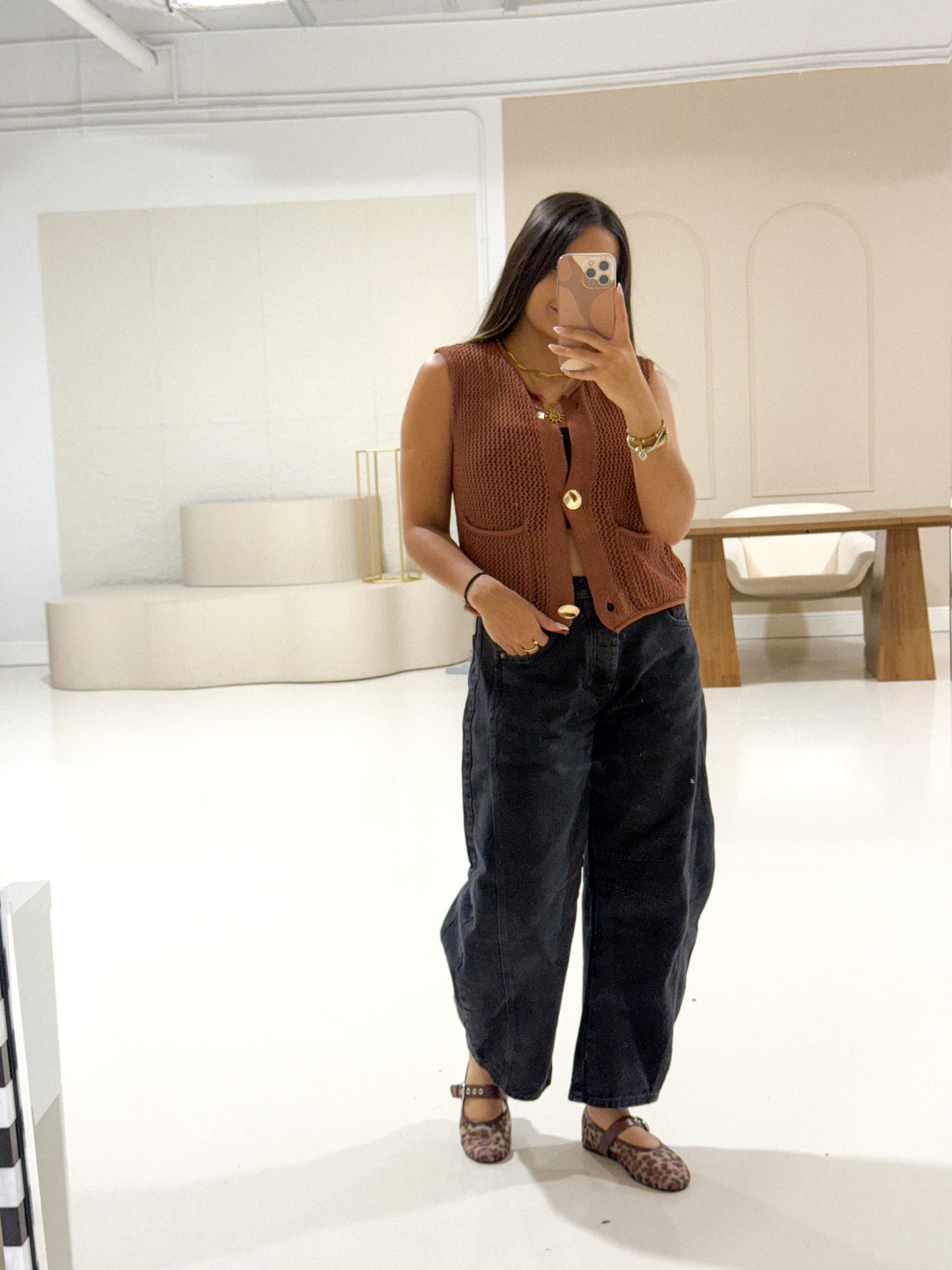 Black barrel pants