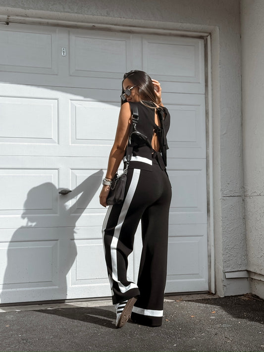 Black and white set
