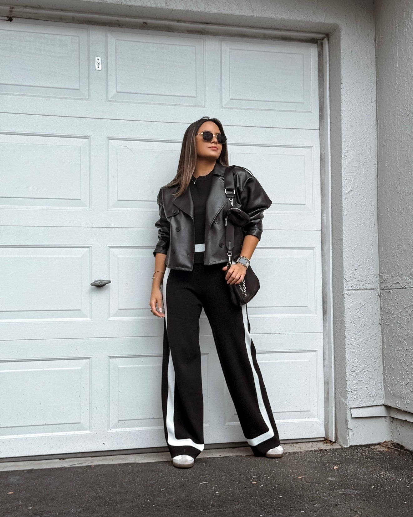 Black and white set